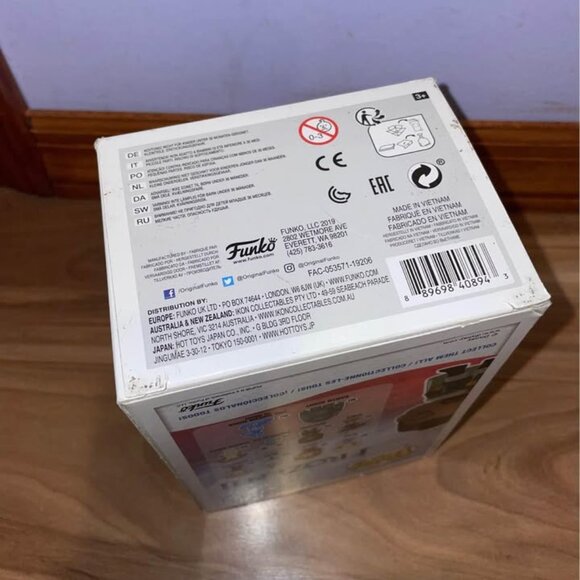 NWT DISNEY Mattias Frozen 2 Funko Pop action figure NEW IN BOX (box damaged) - Picture 4 of 10